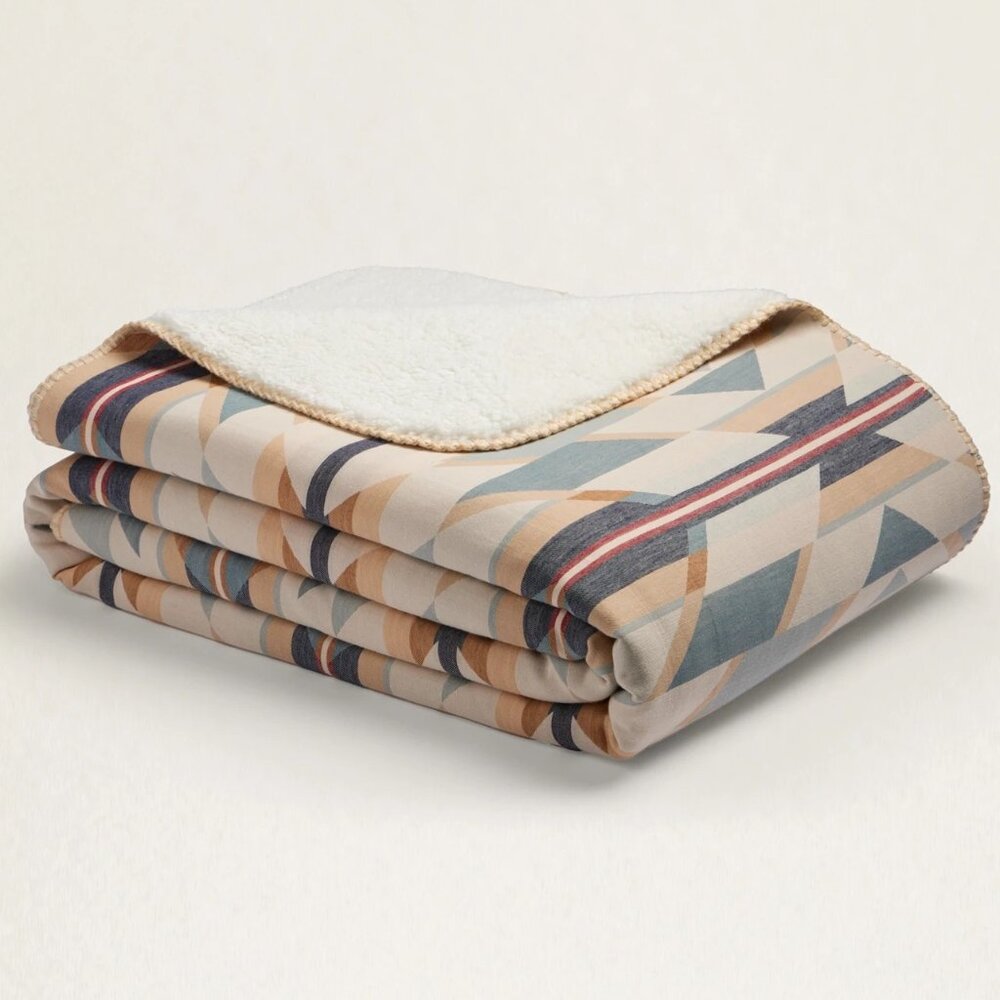 Pendleton Prairie Trail Sherpa Blanket